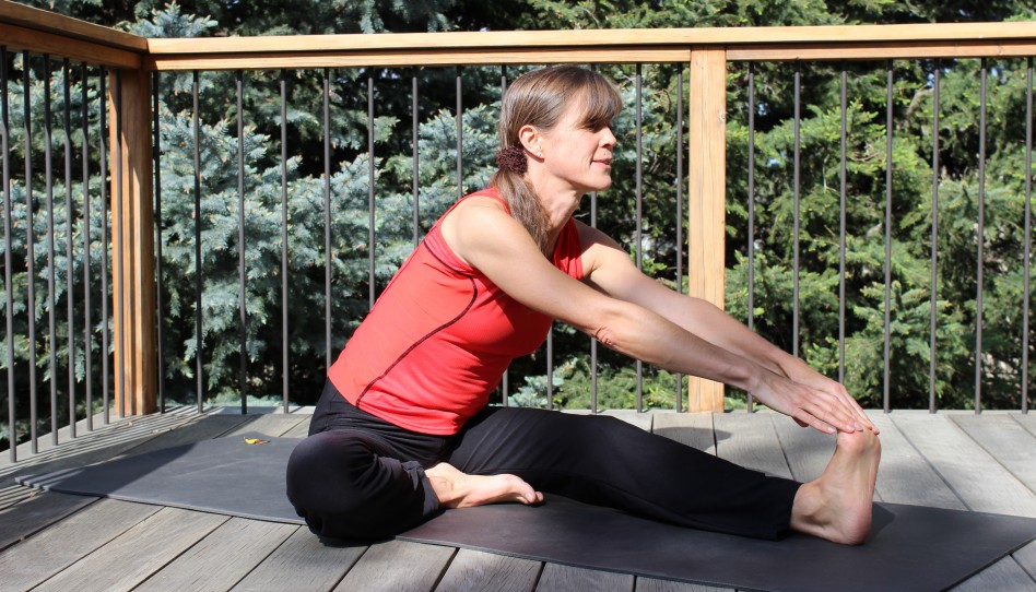 Uta’s Insights: Yoga Pose of the Week — 12. Head Beyond the Knee Pose