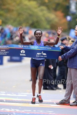 Last year’s champion, Mary Keitany, faces strong competition in New York.  © www.PhotoRun.net