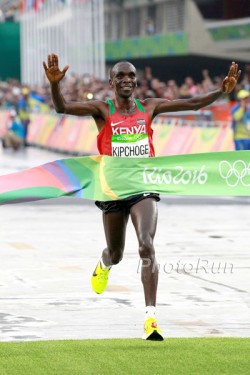 Eliud Kipchoge is new Olympic marathon champion. © www.PhotoRun.net