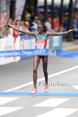 Edna Kiplagat triumphs in Daegu. © www.PhotoRun.net