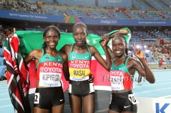 Left to right: Sally Kipyego, Linet Masai, and Vivian Cheruiyot. © www.photorun.net