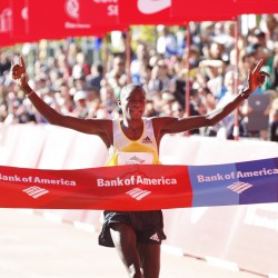 Dennis Kimetto wins the 36th edition of the Chicago Marathon. © Bank of America Chicago Marathon