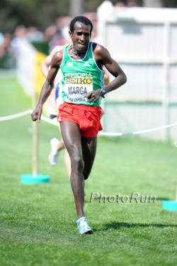 Imana Merga’s final sprint to win the gold medal. © www.photorun.net