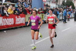 Amela Terzic needed a sprint finish to defeat Irina Mikitenko. © Andreas Maringer/Peuerbach 