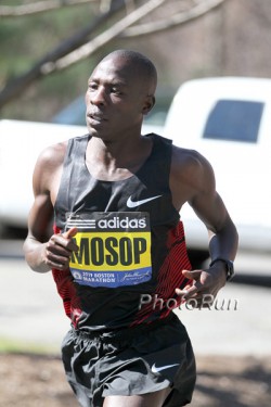 Moses Mosop plans to chase the world record in Chicago. © www.photorun.net