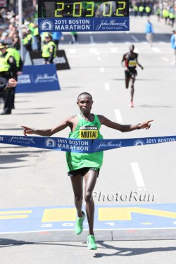 Geoffrey Mutai is now the fastest marathoner of all times. © www.PhotoRun.net