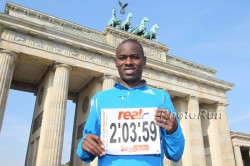 Patrick had wanted to break the world record at the 2010 Berlin Marathon. © www.photorun.net