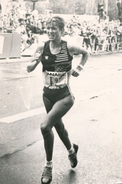 Uta at the Reunification Marathon in 1990. © private