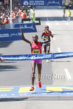 Sharon Cherop runs to victory in a close finish. © www.PhotoRun.net