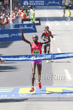 Sharon Cherop runs to victory in a close finish. © www.PhotoRun.net