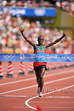 Sammy winning the marathon at the 2008 Beijing Olympics. © www.photorun.net