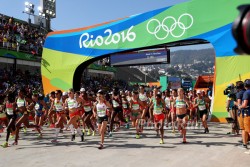 The start of the Olympic women’s marathon. © www.PhotoRun.net
