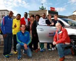 Uta together with Berlin’s marathon world-record holders Patrick Makau, Haile Gebrselassie, Paul Tergat, Naoko Takahashi, Tegla Loroupe, Ronaldo Da Costa, and Christa Vahlensieck as well as Mark and Horst Milde. © www.PhotoRun.net