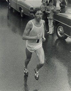 Fighting the elements—Ron in the Boston Marathon 1970. © Courtesy of Boston Athletic Association